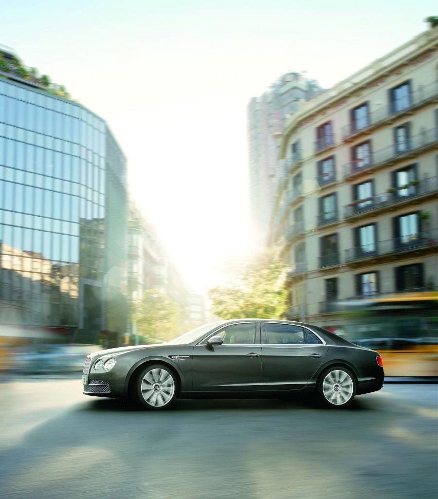  Bentley Flying Spur 2013 года  (фото 9 из 33)